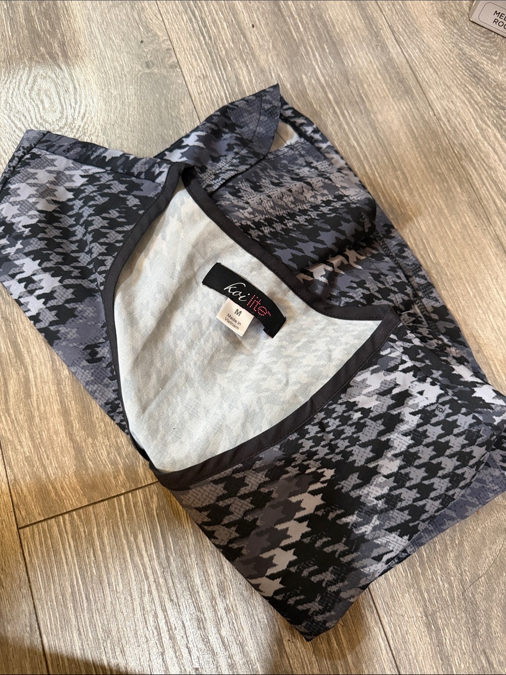 koi Black and Gray Houndstooth Print Scrub Top